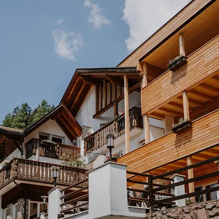Hotel Berghaus Rosengarten Nova Levante